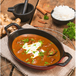 Butter Chicken – jemně pálivá smetanová indická omáčka s kuřecím